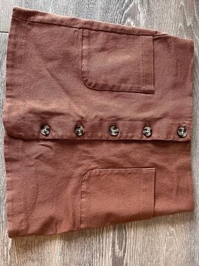 Button mini skirt